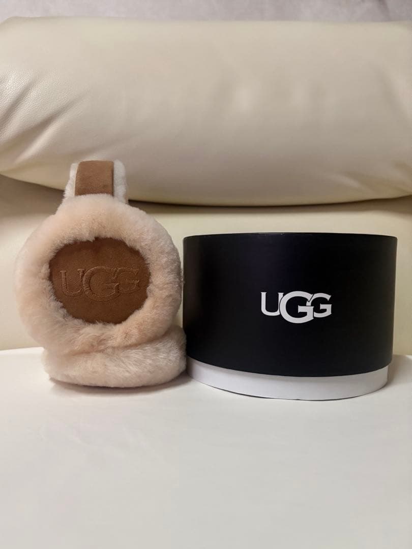 UGG Sheepskin Embroidery Earmuff イヤーマフ