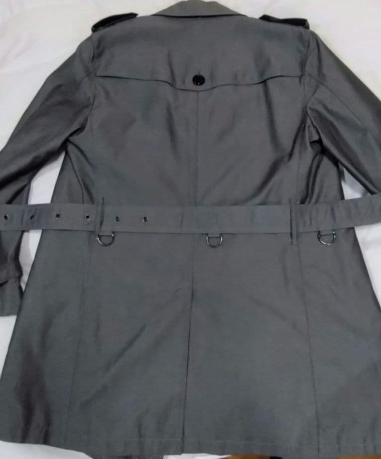 バーバリー　グレー トレンチコート 袖口バックル付き