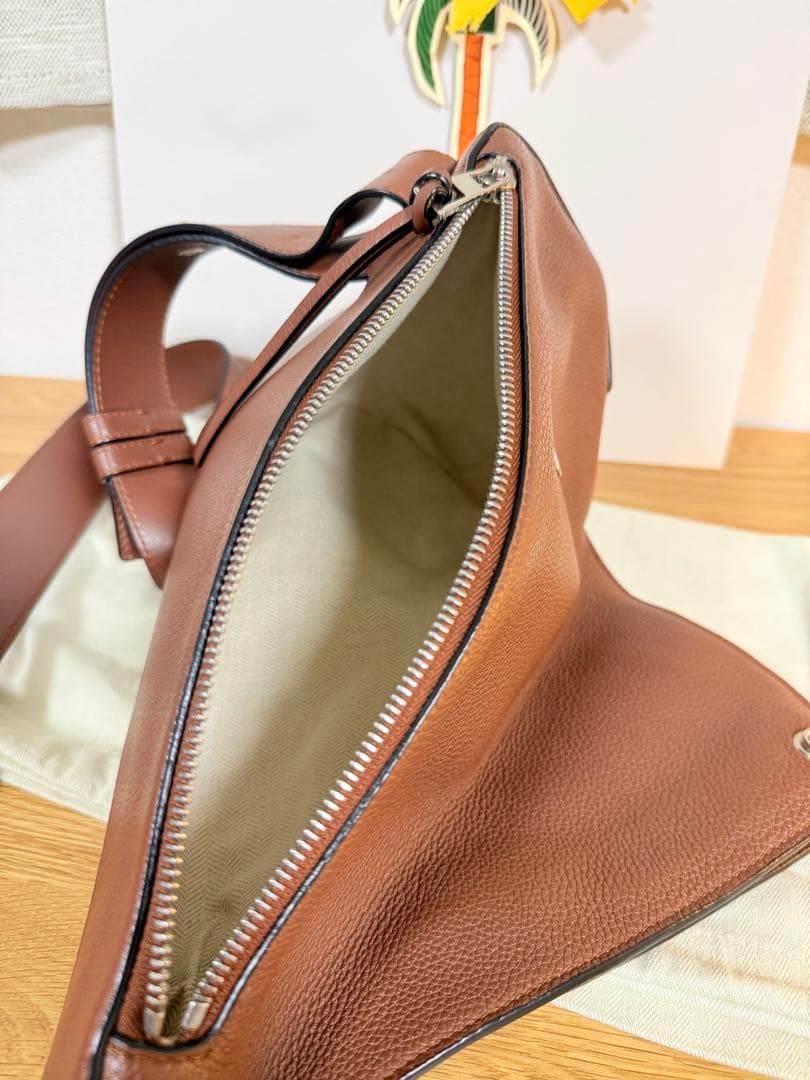 【まりも】LOEWE アントンスリング　ブラウンショルダーバッグ　美品