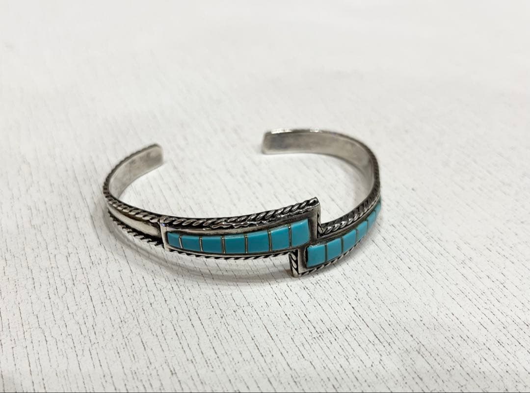 【ハワイ産】ターコイズ　シルバーバングル