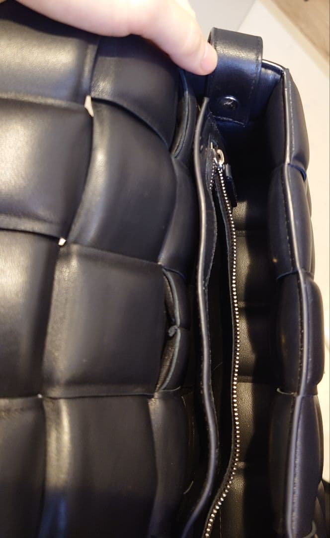 定価70万円 ボッテガヴェネタ パデットカセット バッグ ブラック シルバー金具