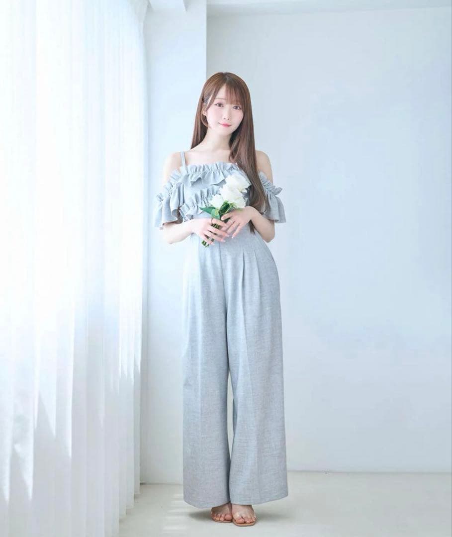 Rosé Muse off shoulder frills romper