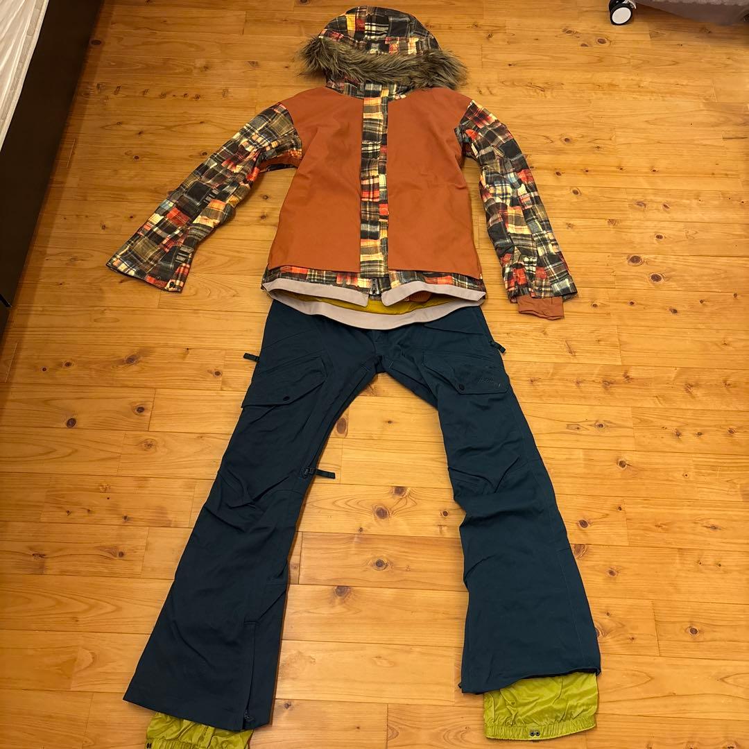 BURTON レディース　ガールズ　XS スノーボードウエア　上下セット