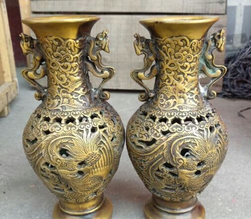 「古玩銅器雑項」は「擬古老銅器透かし」龍鳳花瓶一対価純銅老物件を所蔵している