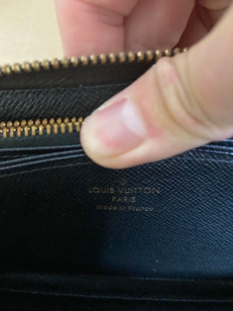 ルイヴィトンM69353ジャイアントモノグラムリバース ジッピーウォレット長財布