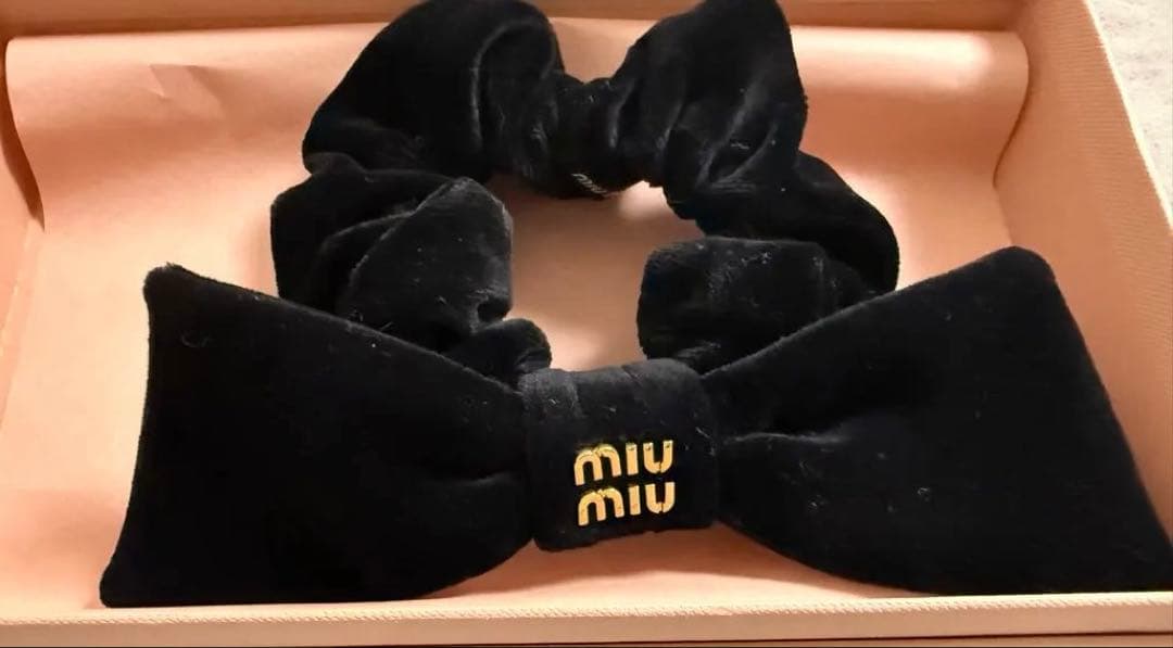 【年末値下げ】miu miu ベルベットリボンシュシュ