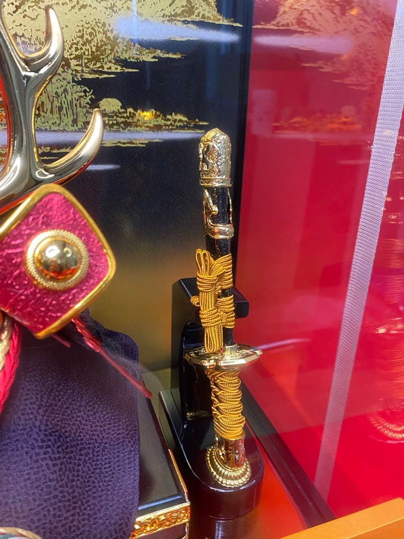 真田幸村公之兜　東京久月　五月人形　家紋付き兜飾り　オルゴール付きガラスケース入