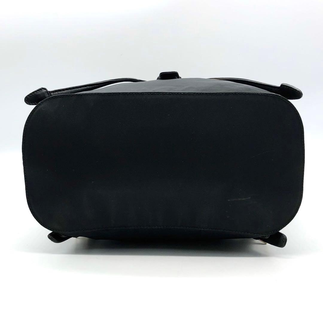 ✨超人気✨プラダ リュック ゴールドチェーン 三角ロゴプレート ナイロン 黒