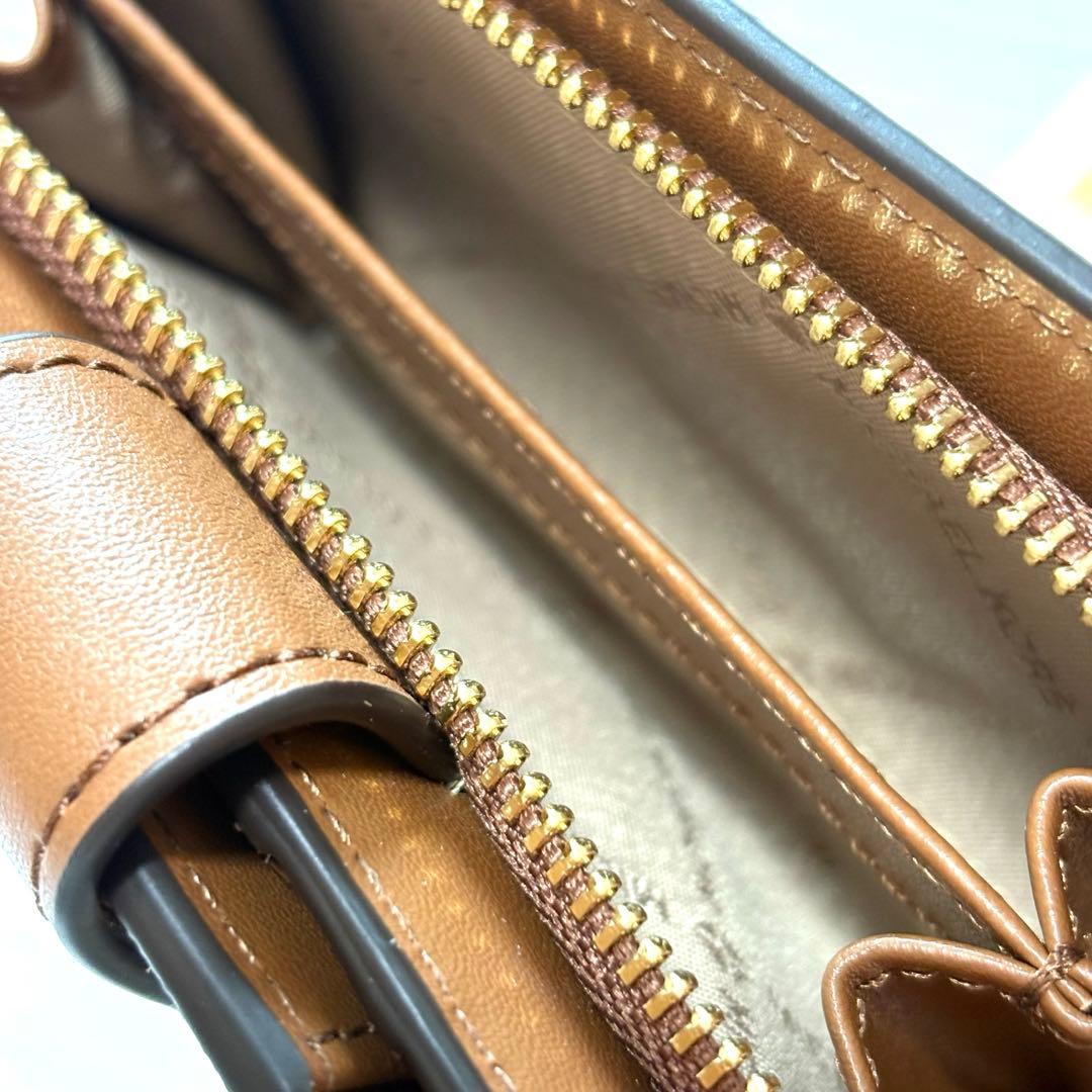 ⭐︎ 【新品、未使用品】かわいい♡マイケルコース 2つ折り財布　バイカラー