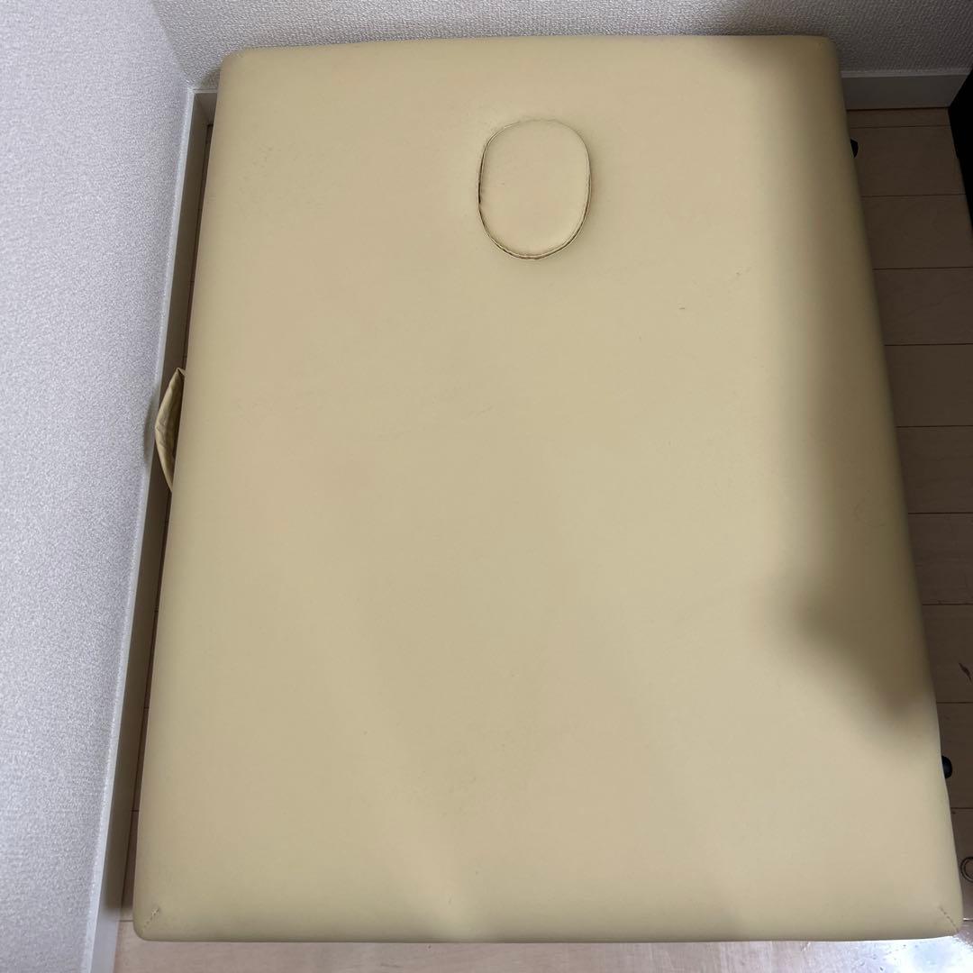 エステ 折りたたみベッド　専用袋付き