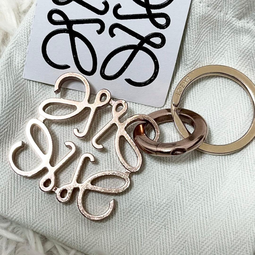 極美品　ロエベ　アナグラム　キーホルダー　ロゴ　キーリング　ピンクゴールド