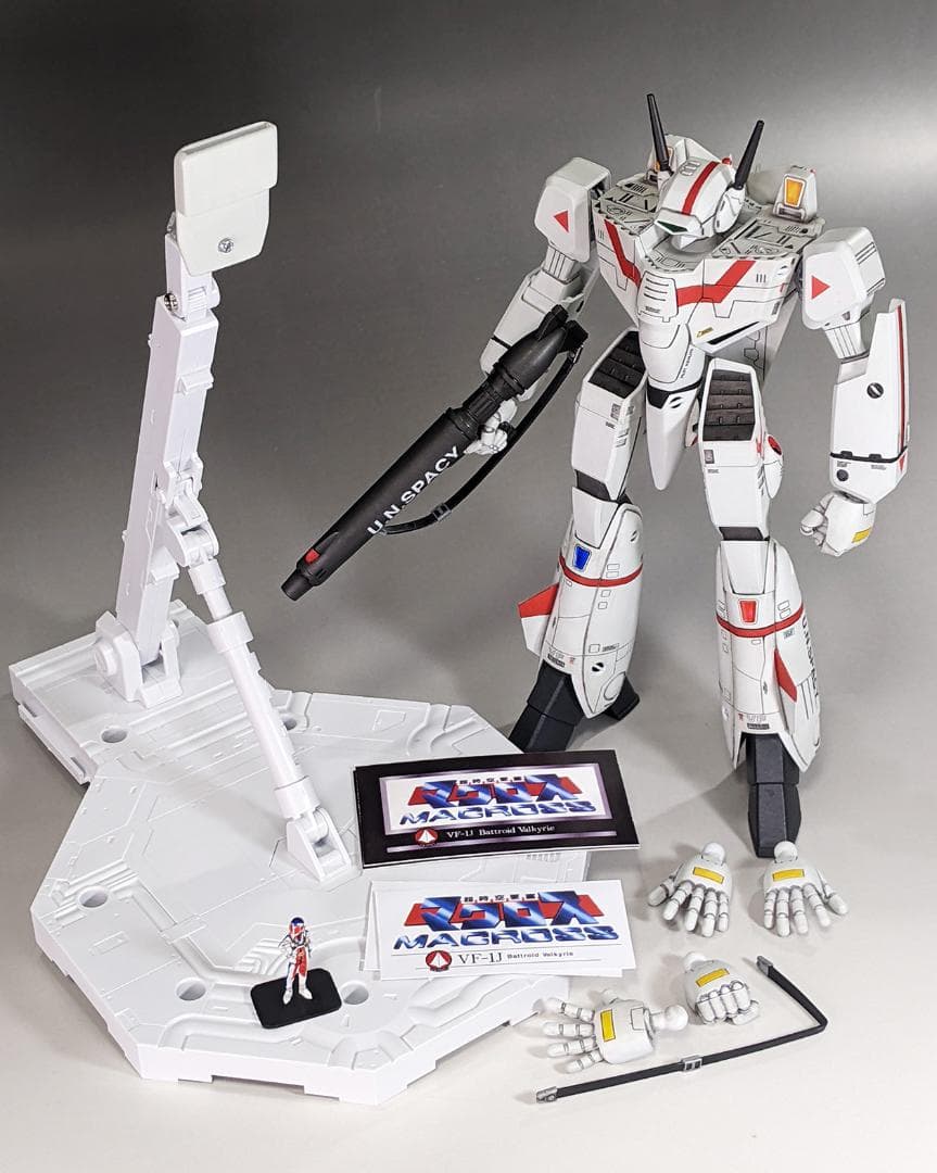 プラモデル　プラマックス　1/72 VF-1 バルキリー　組立塗装済