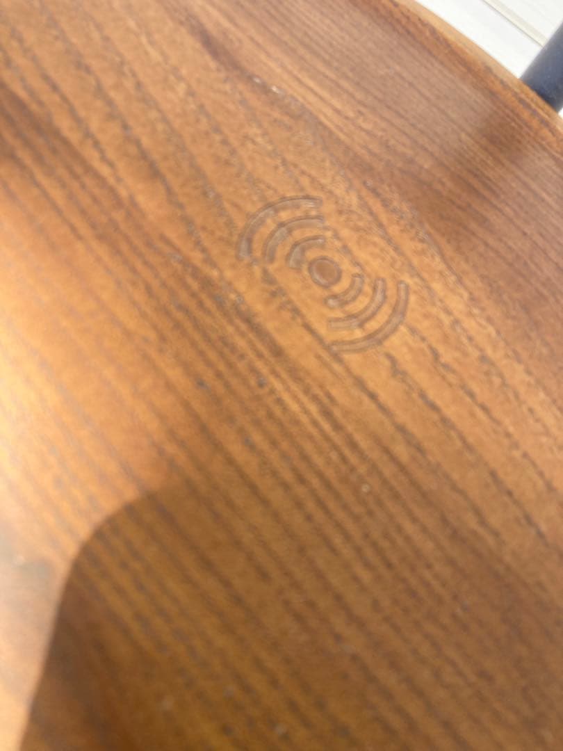 モダン フロアスタンド ワイヤレス充電付き