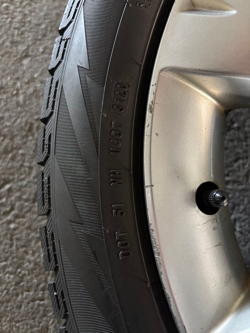 215/50/R17 スバル純正ホイールとピレリ スタッドレスの4本セット