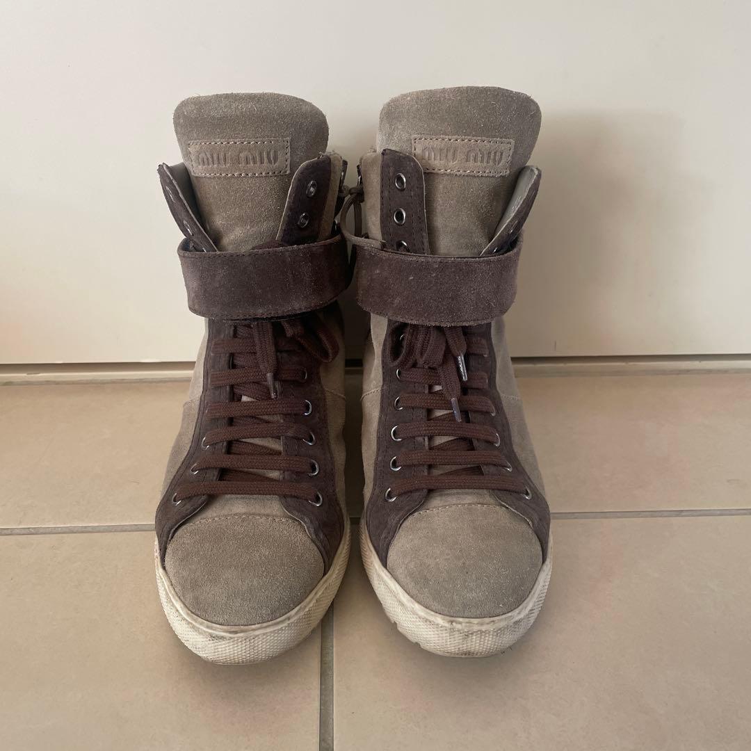 ハイカット　スニーカー　ブーツ　miumiu