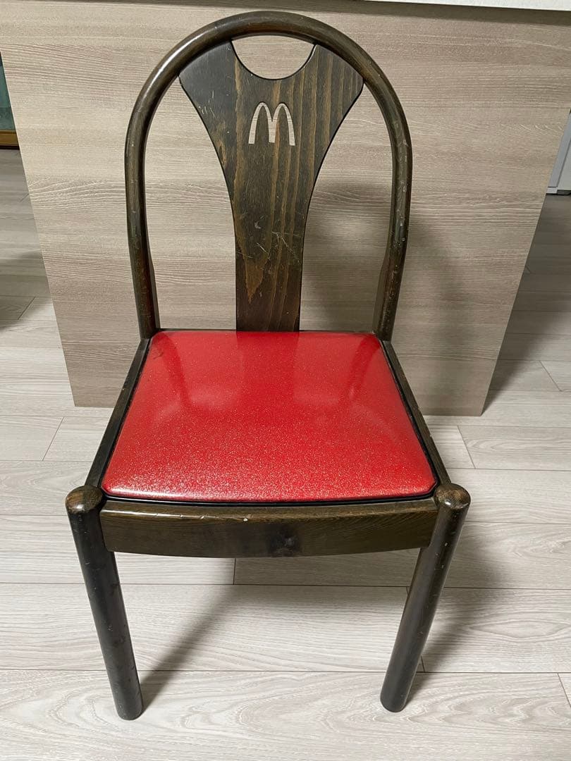 【McDonald's ビンテージ木製椅子】 希少なマクドナルドの椅子です。