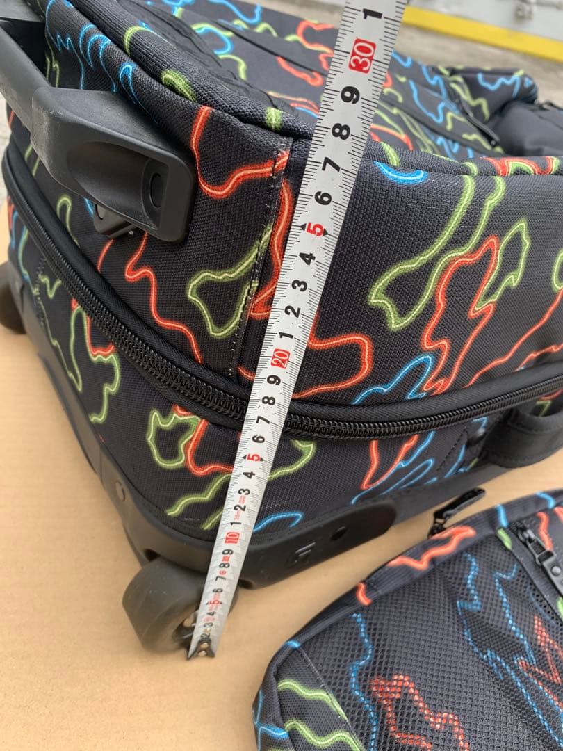 Burton キャリーバック　キャリーケース　カバン付き　ネオン柄　バートン