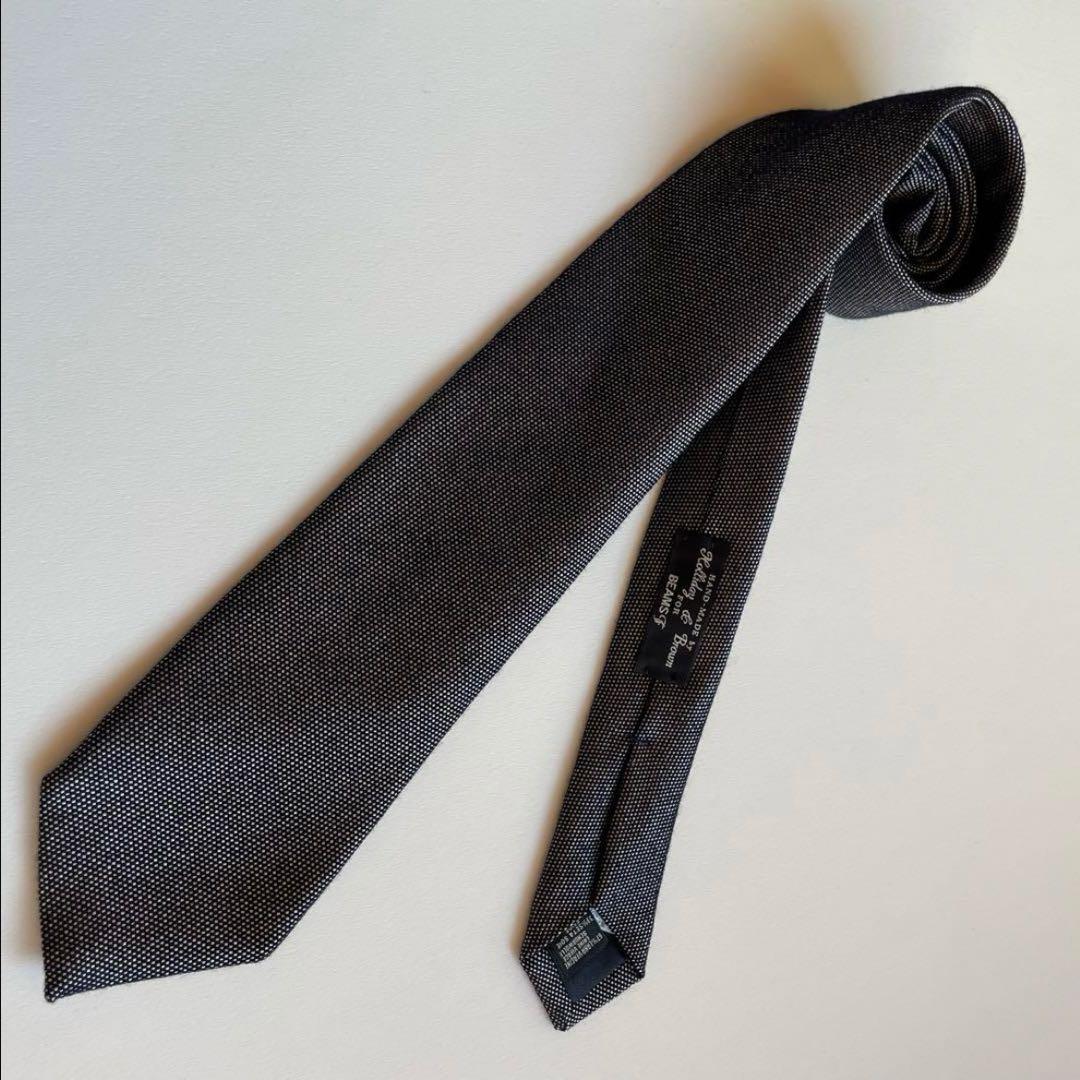 美品　Holiday&Brown　ウールシルクタイ　グレー　ホリデー&ブラウン