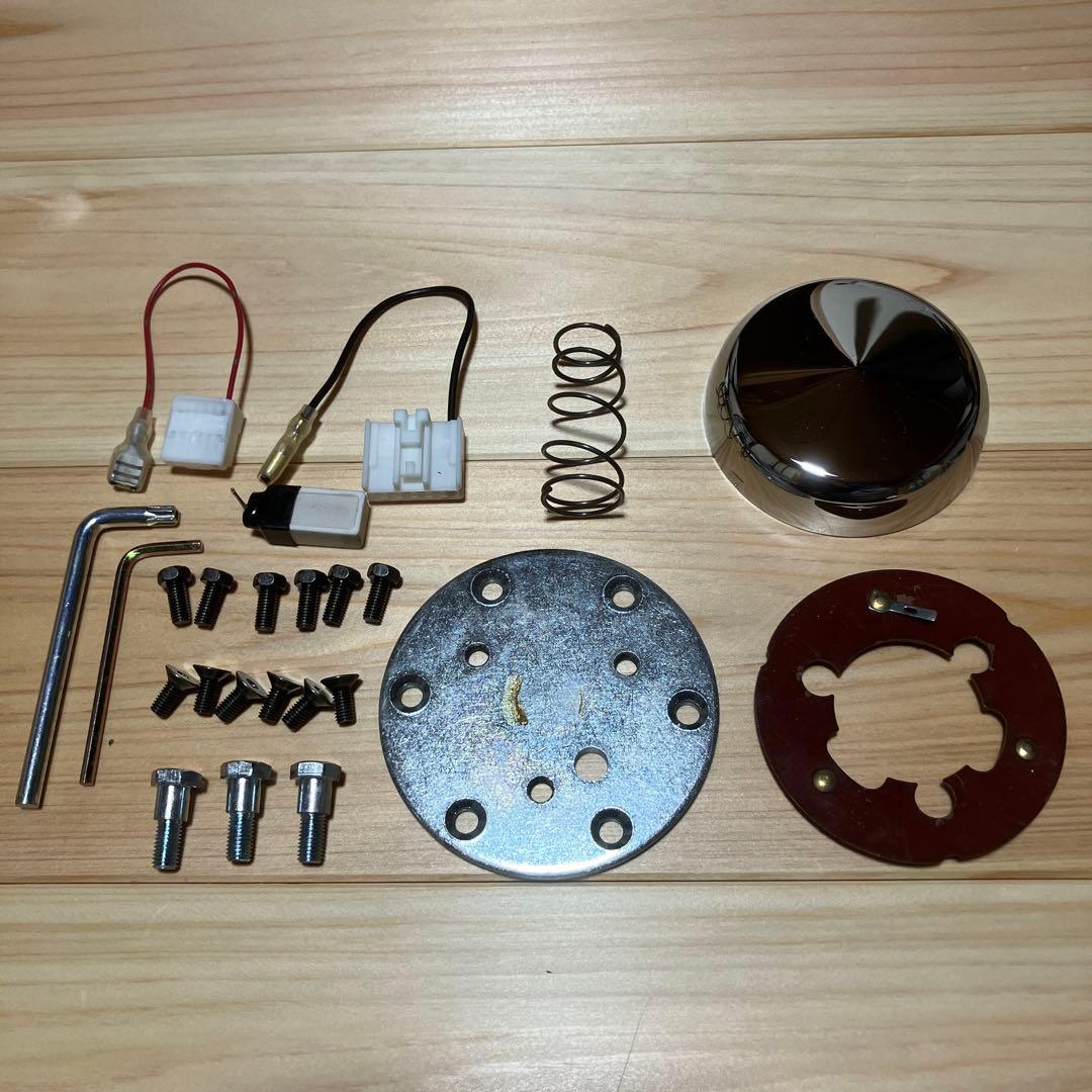 4-ホール フィンガー グリップ ステアリングφ38 ムーンアイズ　ハイエース他