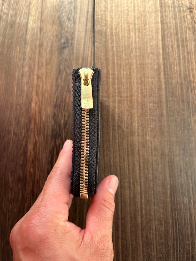 コードバン　ブラック　コンパクトウォレット　財布　新喜皮革　国産コードバン