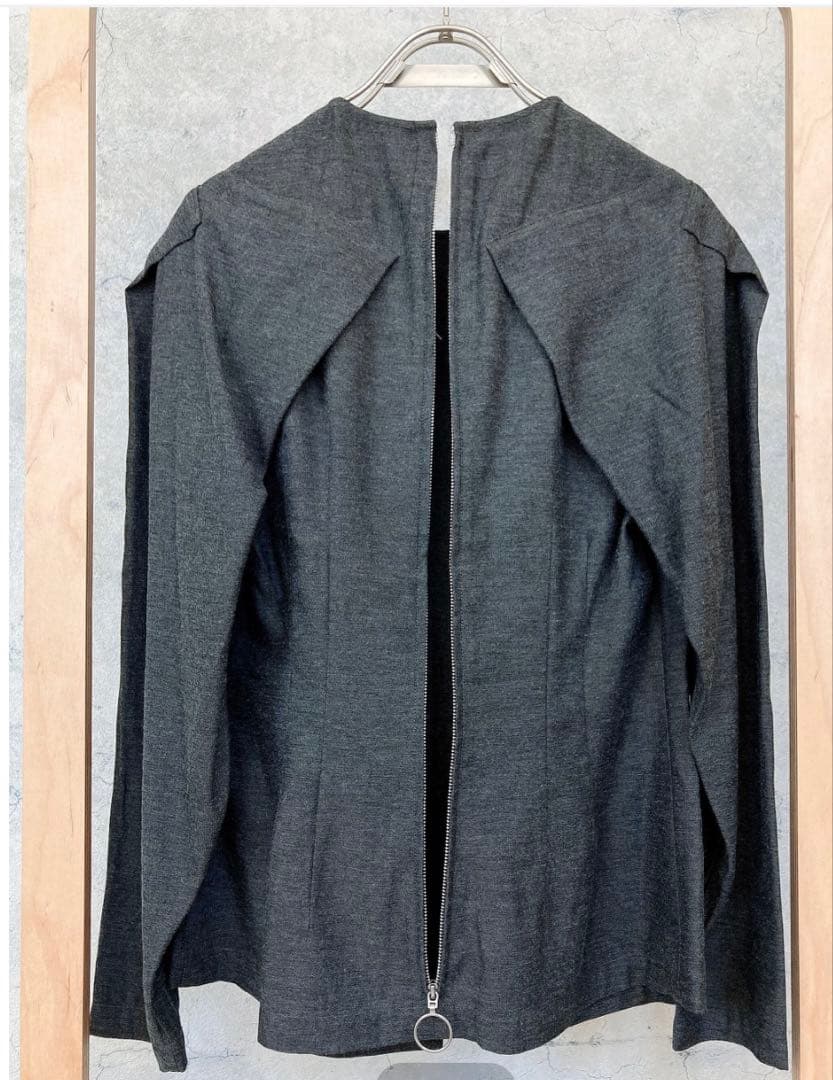 最終値下値DAWEIダウェイ/フランス】　前スリットデザインブラウス