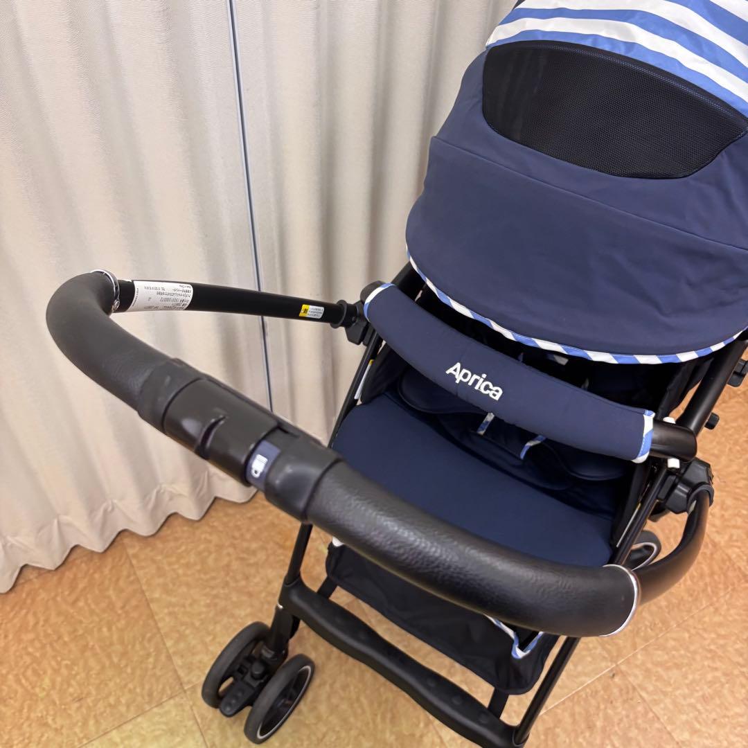 クリーニング済　☆綺麗☆　アップリカ　ラクーナエアー　ハイシート　革調ハンドル