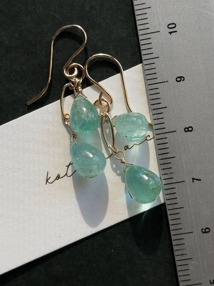 B58 豪華！エメラルドのピアス