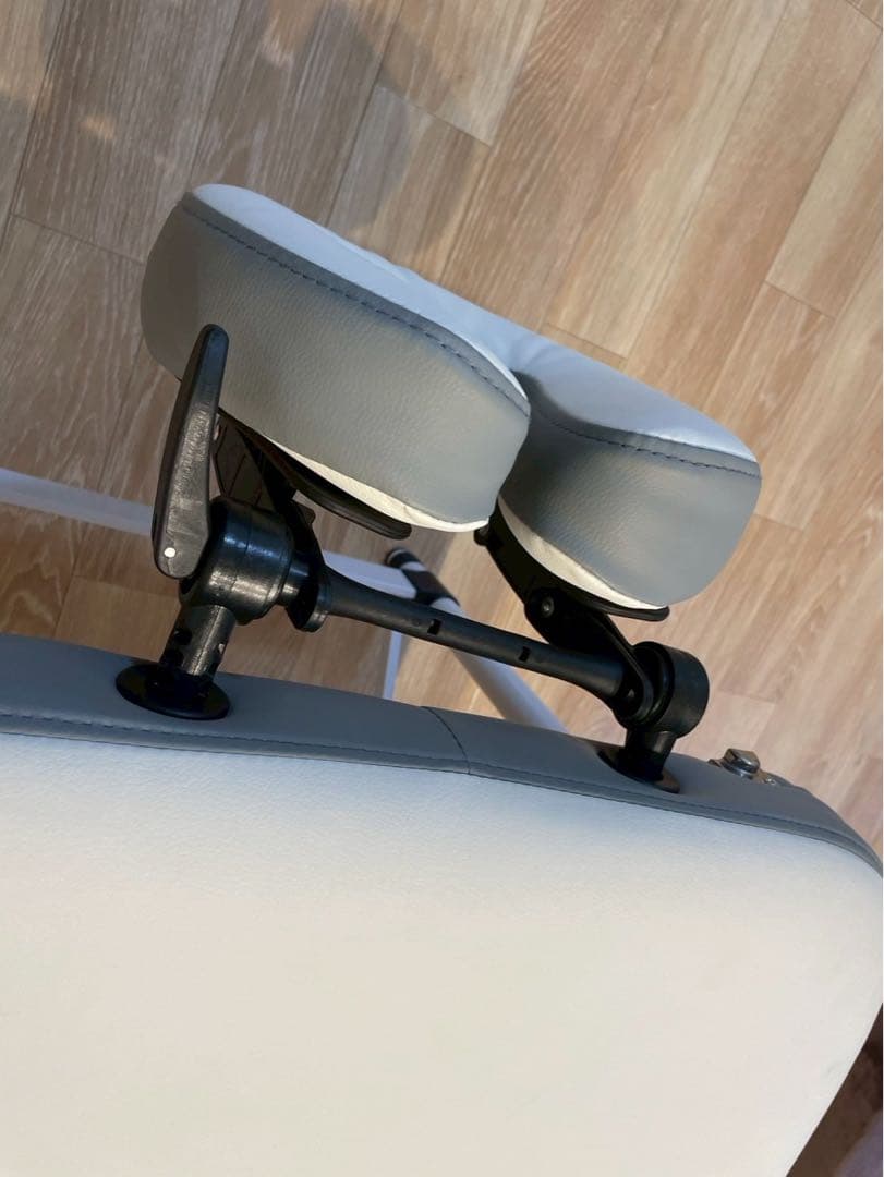 マッサージ　ベッド　エステ　　施術　折りたたみ　専用ケースカバーあり