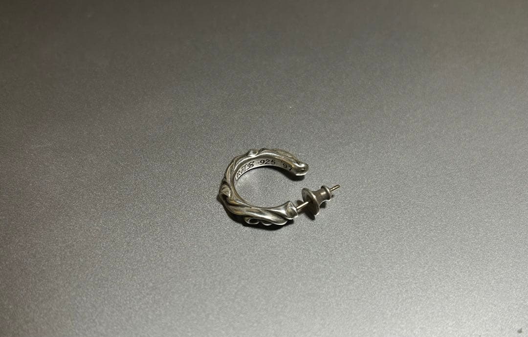 クロムハーツ スクロール フープイヤリング