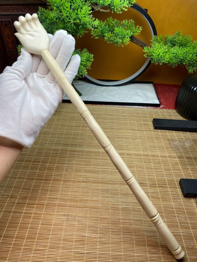 天然マンモス牙美しい手作り彫刻　2孫の手　痒み搔き棒