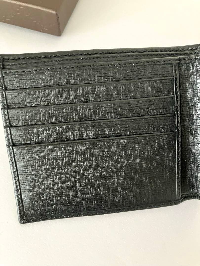 グッチ　GUCCI メンズパース　パース　財布　二つ折り財布　ウォレット