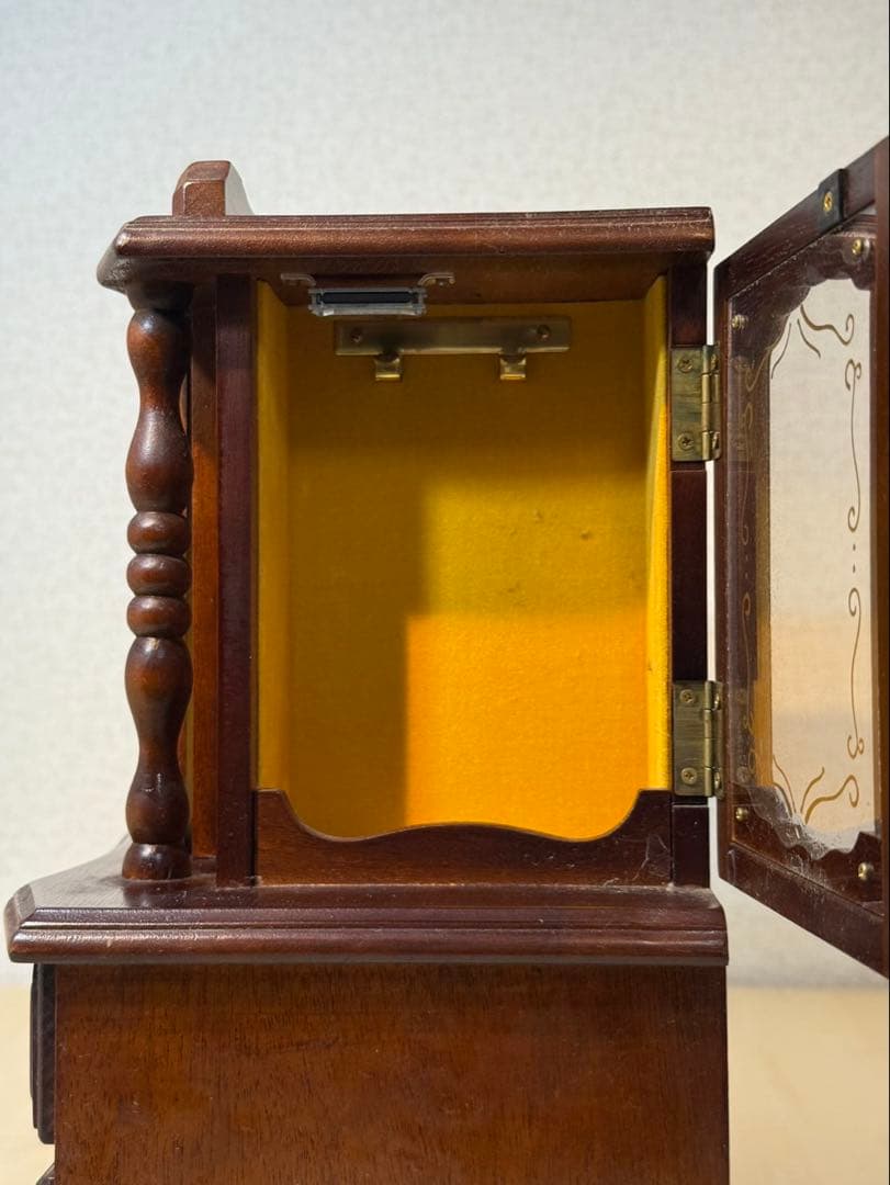 オルゴール付き　小物入れ　アクセサリーボックス