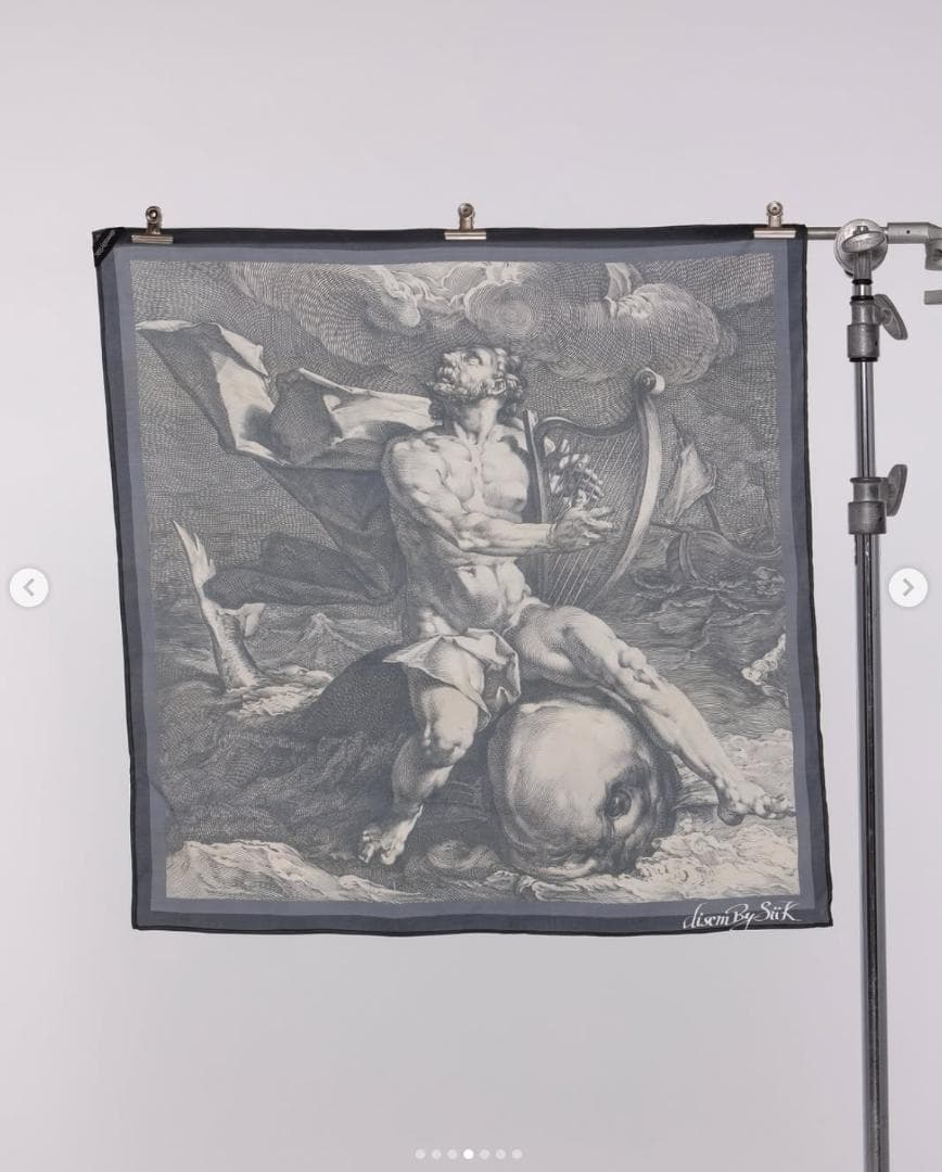 disemBySiik スカーフ付きハーフスリーブシャツ（ブラック）