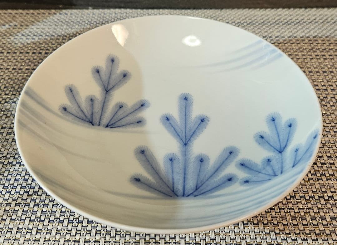 名品❗】江戸時代後期　後期鍋島　藍鍋島　染付　若松図　16.1cm 櫛高台皿