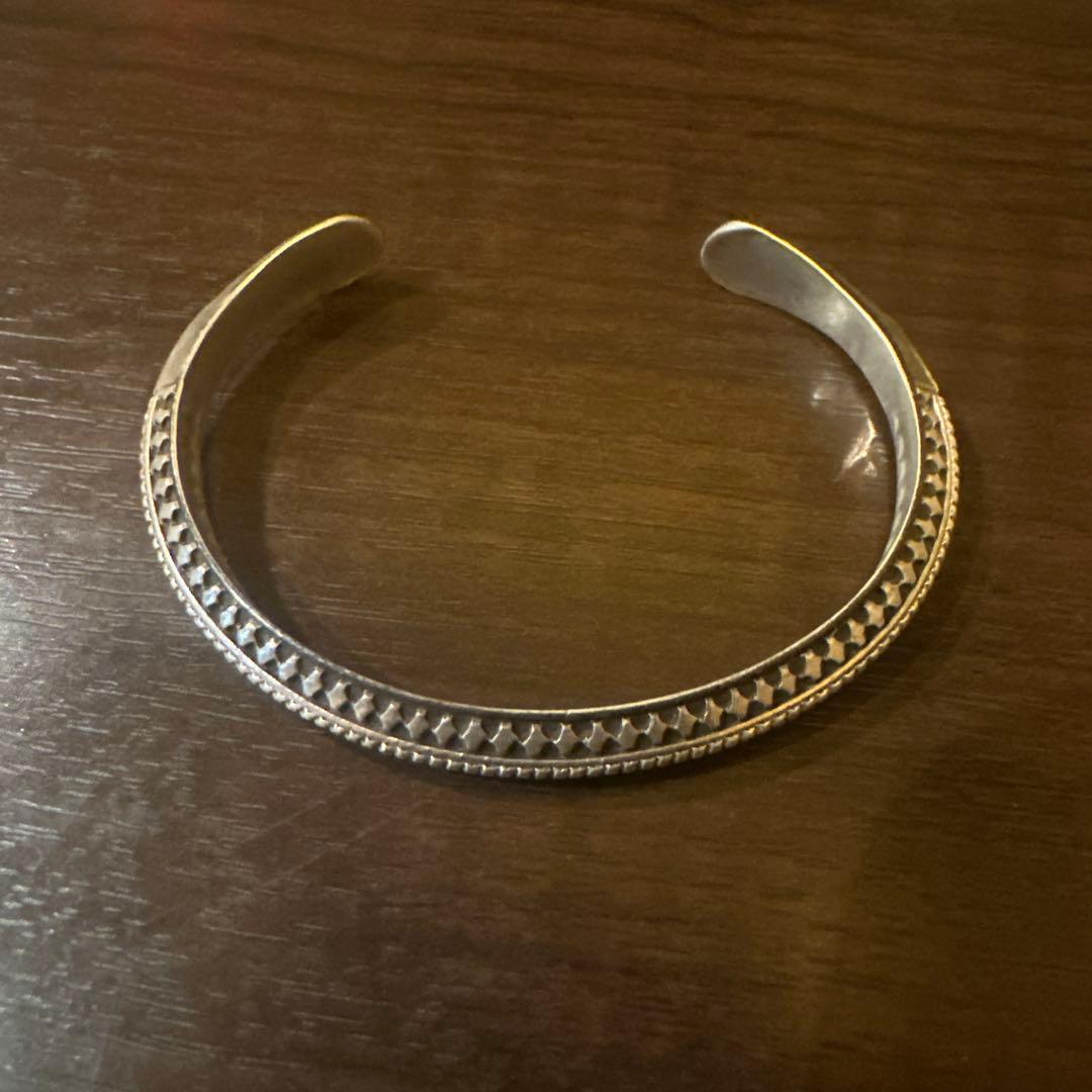 ライルセカテロ　バングル