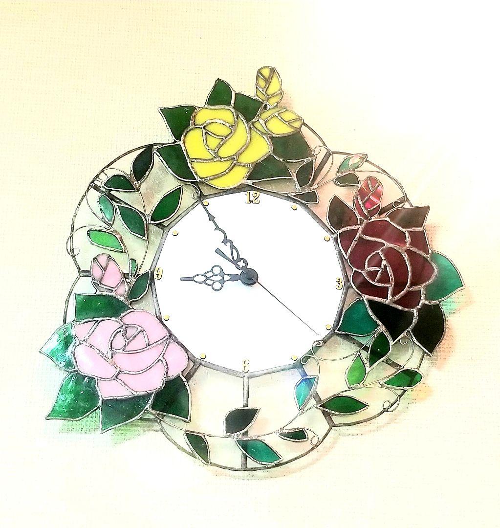 ステンドグラス　ローズモチーフの壁掛け時計(ウォールクロック)
