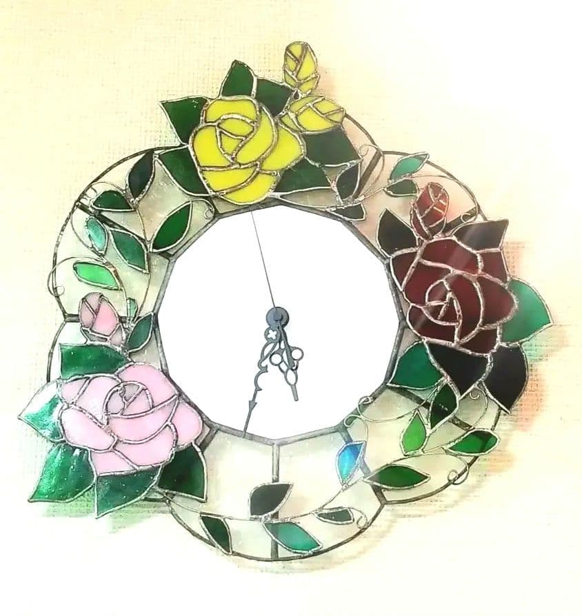 ステンドグラス　ローズモチーフの壁掛け時計(ウォールクロック)