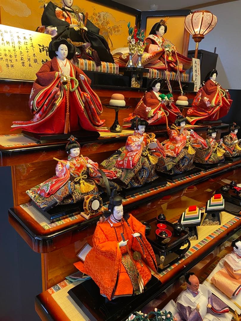京都 雛人形 7段飾り　曽根人形　県知事賞　本物十二単　西陣織本刺繍金彩装飾