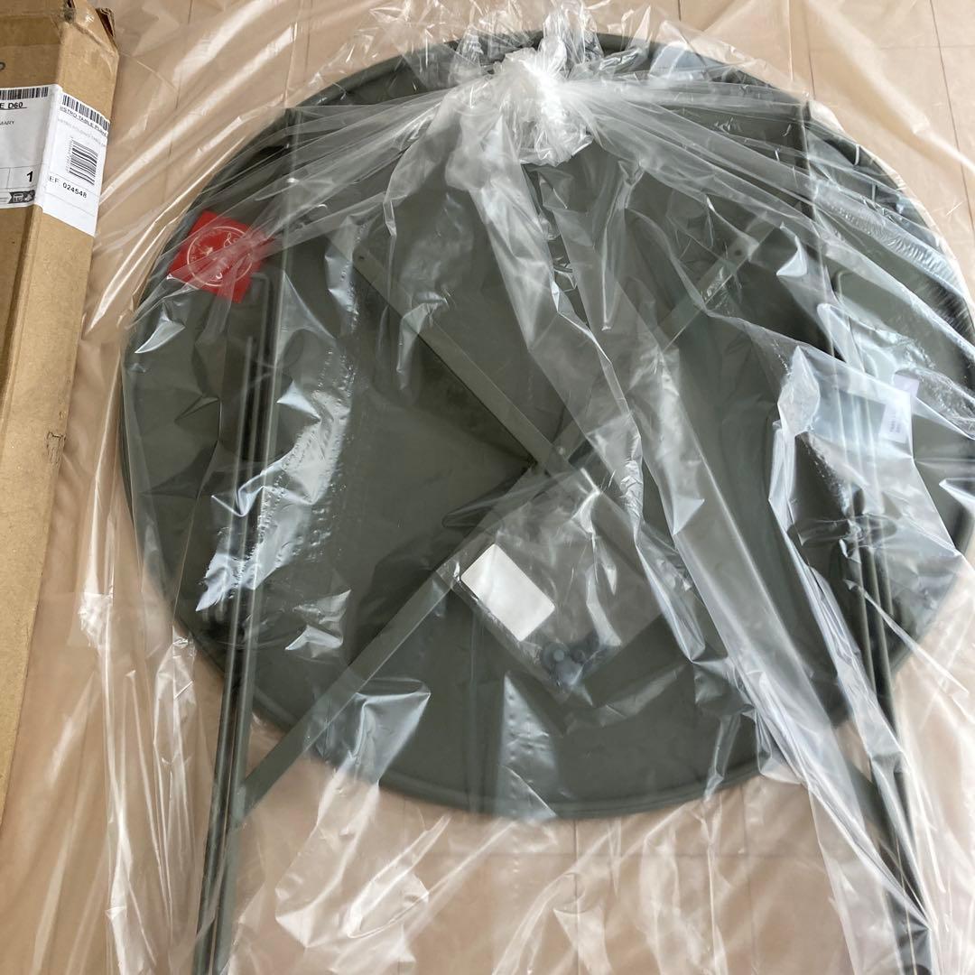 Fermob 丸型折りたたみテーブル ローズマリー