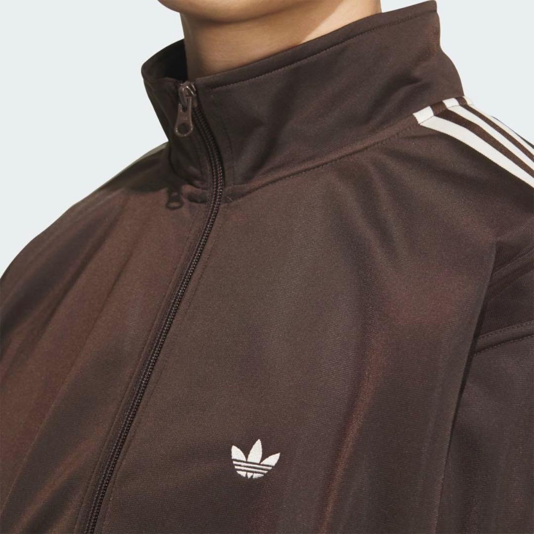 新品タグ付き　adidasトラックジャケット　　　　　JD5267 ブラウン