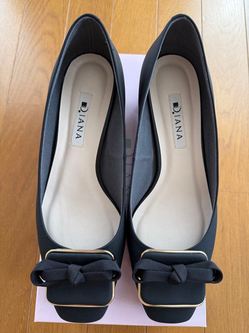 【新品・極美品】DIANA 黒 リボン付き ローヒールパンプス　箱あり