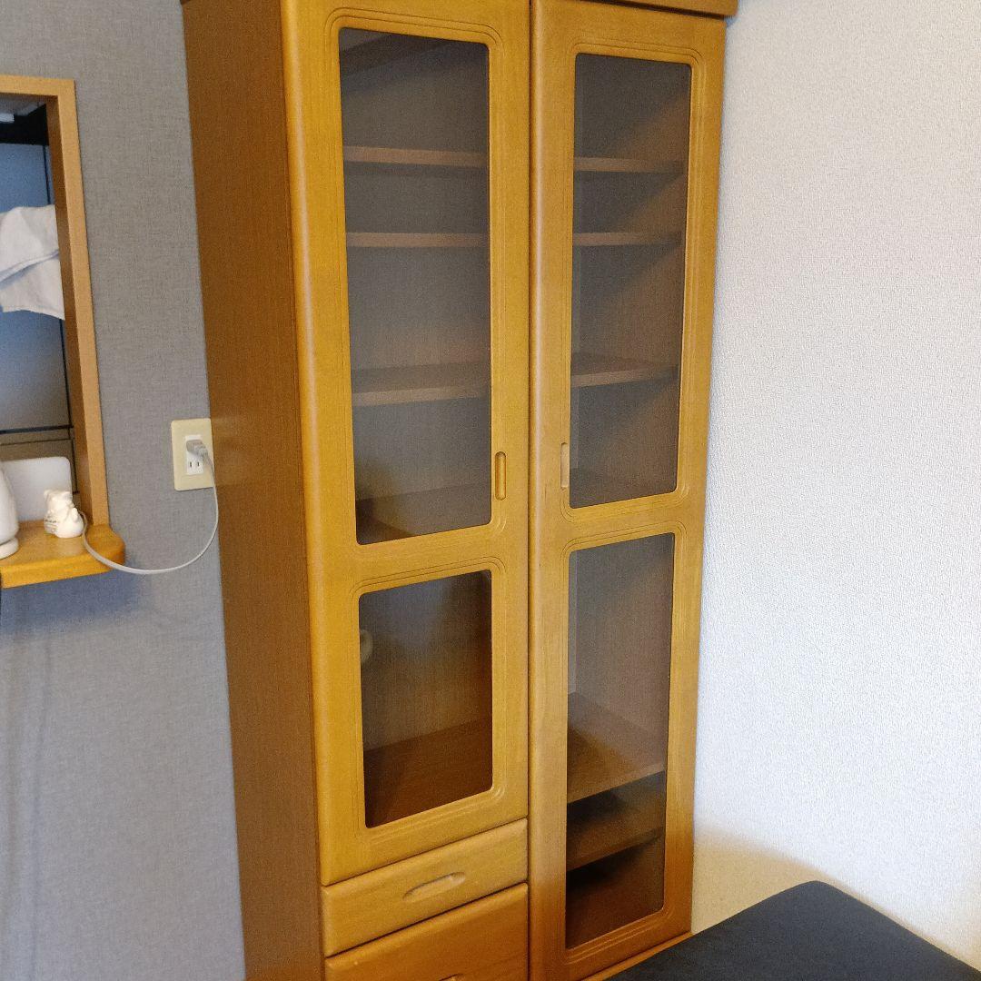 木製ディスプレイキャビネット ガラス扉付き