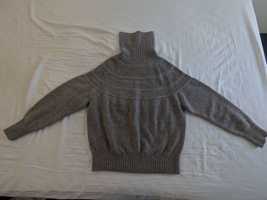 「ファクトリー」タートルセーター グレー