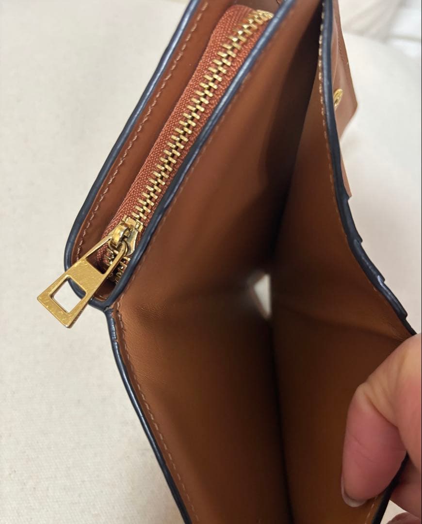 LOEWE コンパクトジップ ウォレット　エンボスシルクカーフ　リピート