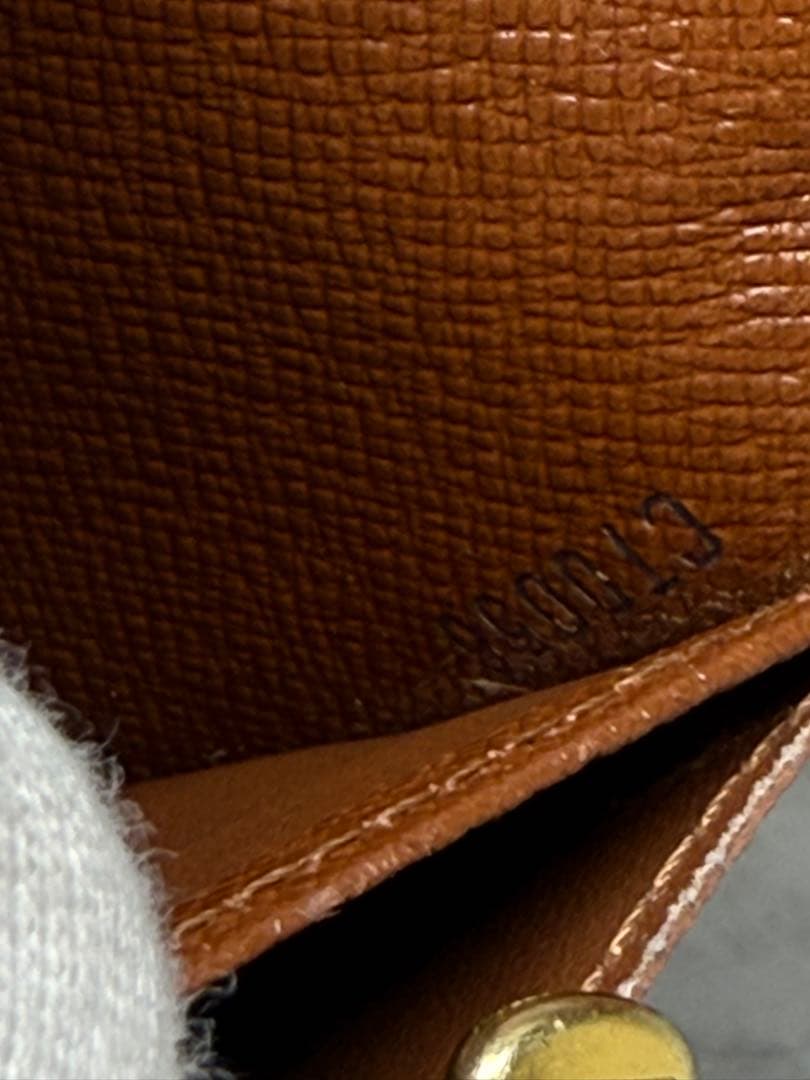 Louis Vuitton モノグラム 二つ折り財布 中古