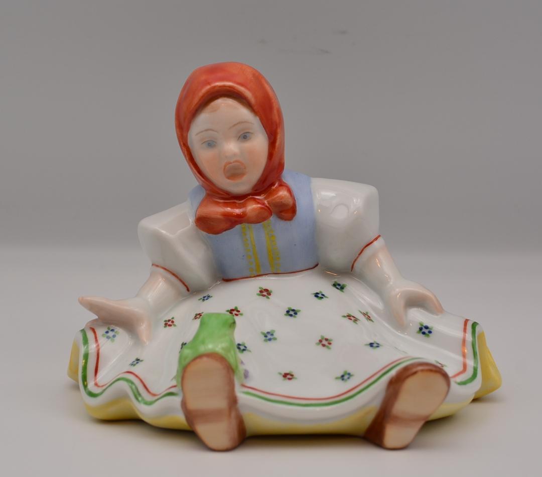 カエルに驚く少女　★ヘレンド　フィギュリン　ハンガリー　ヴィンテージ　美品