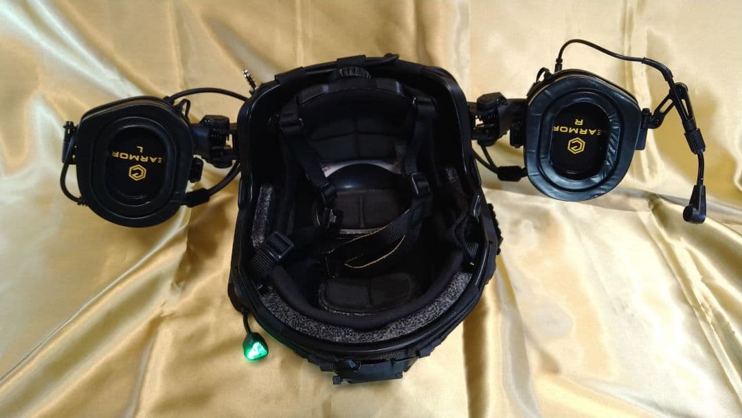 即使用可能EARMOR.M32PLUS他サバゲーブラック仕様ヘルメット★未使用品