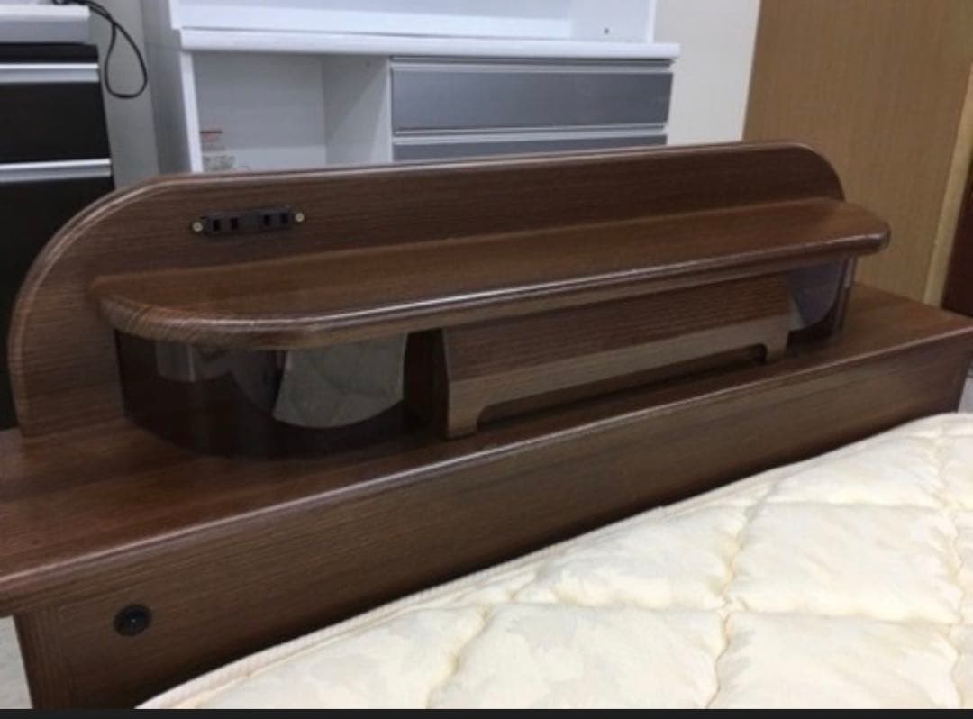 木製ブラウン引き出し付きベッドフレーム