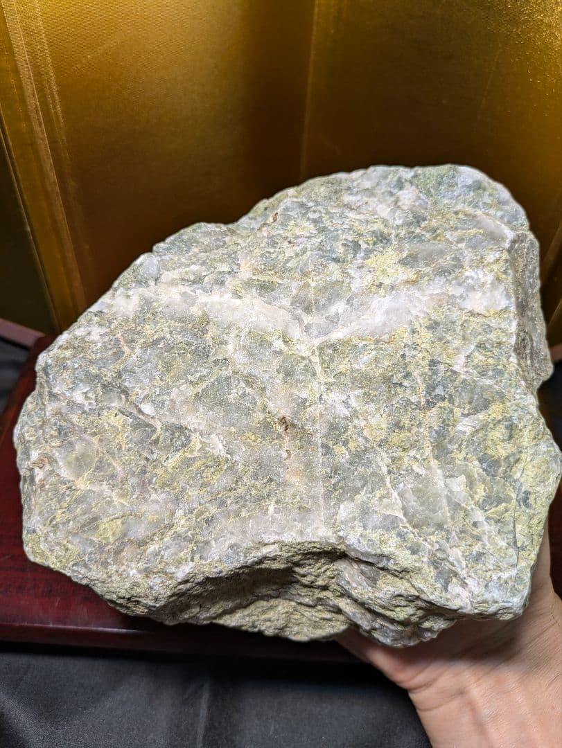 原石 2.4kg 石英の一種？天然石 鑑賞石 希少 レア品