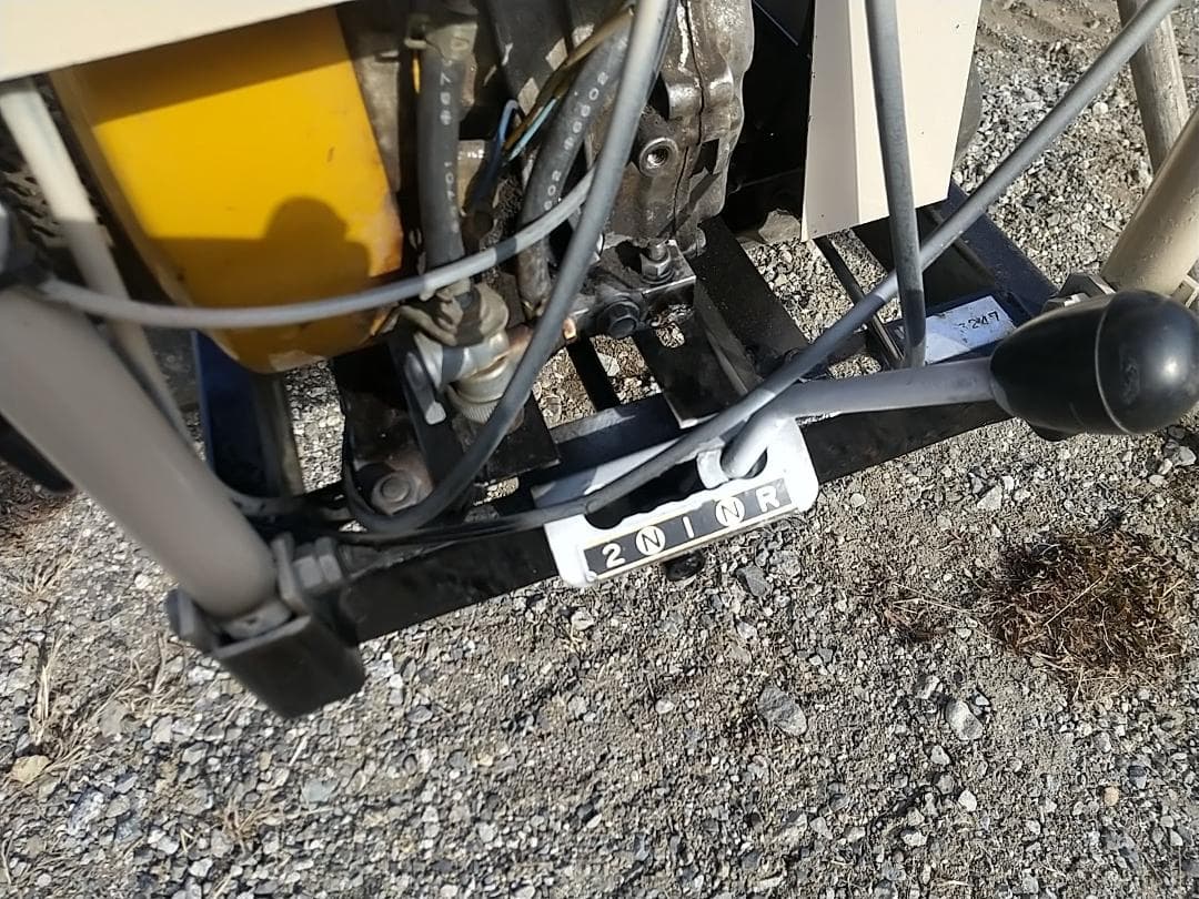 運搬車ミニクロM1000 手動ダンプ 最大積載量４００ｋｇ